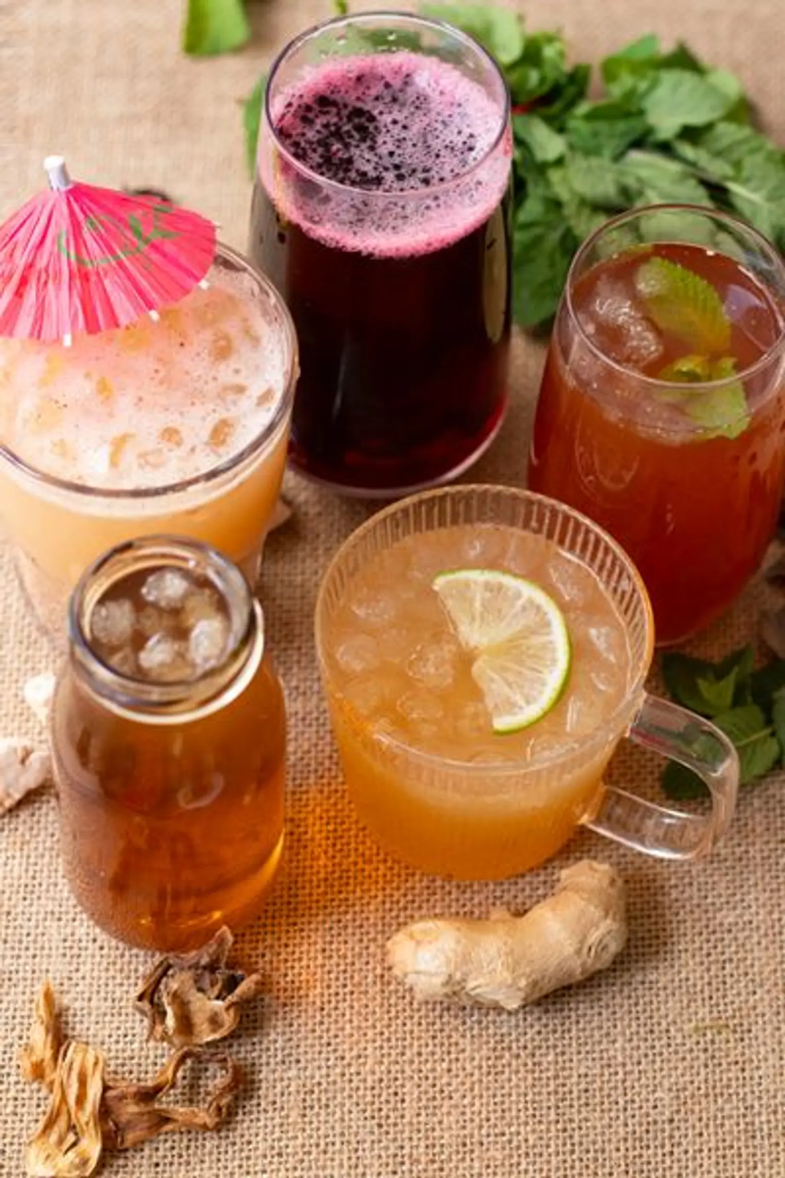 verres de diverses boissons senegalaises